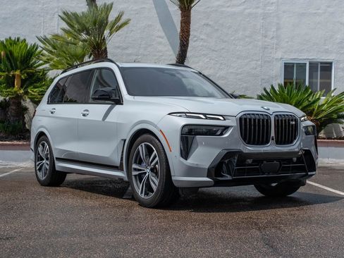 Used 2025 BMW X7 M60i w/ Executive Package AWD/4WD image 13