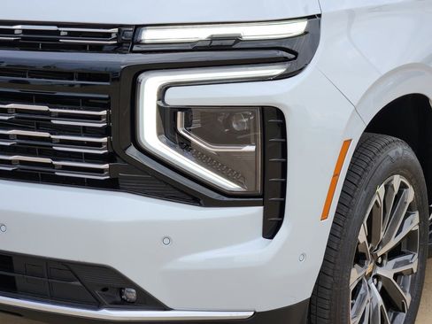 New 2026 Chevrolet Suburban High Country w/ Sun And Tow Package image 6