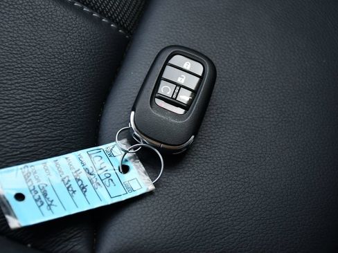 Certified 2025 Honda Pilot Touring image 19