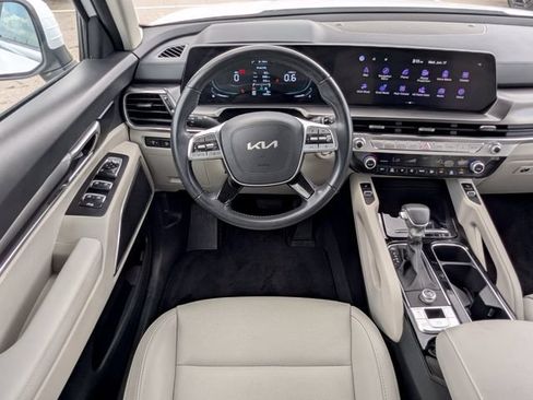 Certified 2024 Kia Telluride S w/ S Sunroof Package FWD image 20
