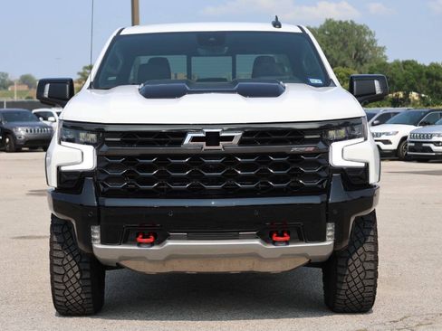 Used 2025 Chevrolet Silverado 1500 ZR2 w/ Technology Package AWD/4WD image 2