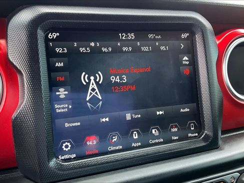 Used 2018 Jeep Wrangler Unlimited Rubicon AWD/4WD image 31