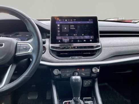 Used 2022 Jeep Compass Latitude w/ Sun and Sound Group image 9