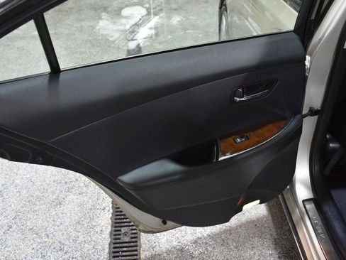 Used 2010 Lexus ES 350 image 40