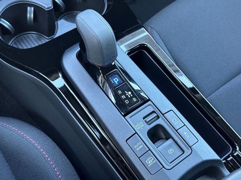 Used 2025 Toyota Prius Plug-In Hybrid image 20