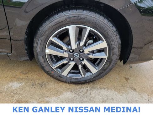 Certified 2024 Nissan Versa SV FWD image 22