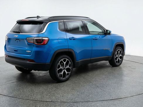 Used 2025 Jeep Compass Limited image 9