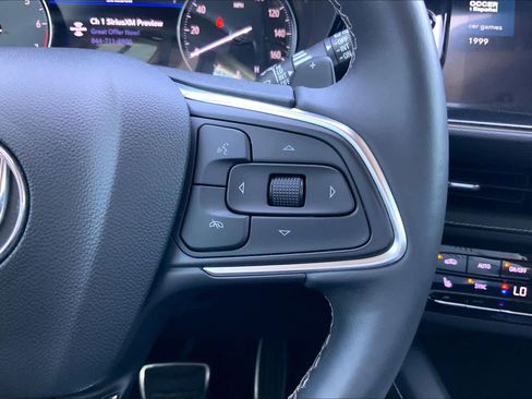 Used 2022 Buick Envision Essence w/ Sport Touring Package image 25