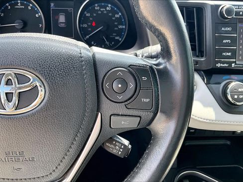 Used 2018 Toyota RAV4 XLE w/ Plus Extra Value Package FWD image 23