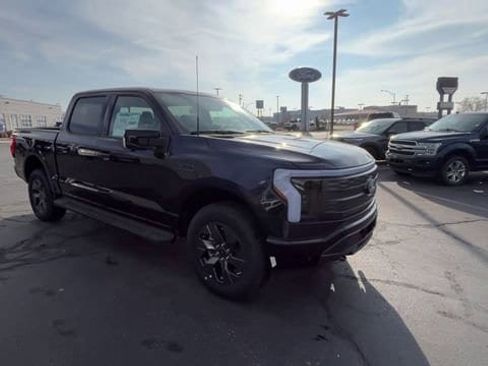 Used 2024 Ford F150 Lightning Lariat AWD/4WD image 9