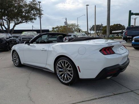 Used 2025 Ford Mustang Premium image 7