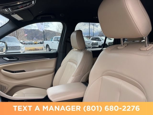 Used 2024 Jeep Grand Cherokee Limited AWD/4WD image 14