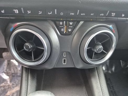 Used 2021 Chevrolet Blazer LT FWD image 22