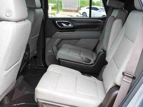 Used 2021 Chevrolet Tahoe Z71 w/ Luxury Package AWD/4WD image 17