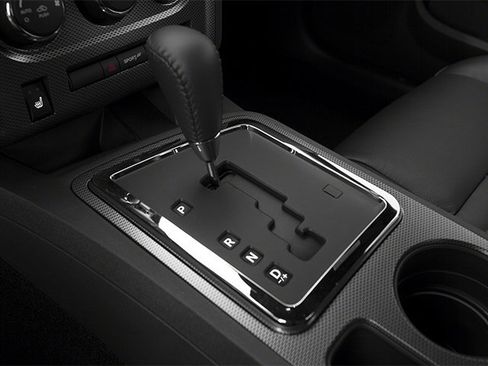 Used 2013 Dodge Challenger R/T RWD image 13