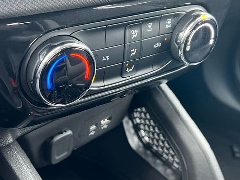 Used 2025 Chevrolet TrailBlazer LT image 24