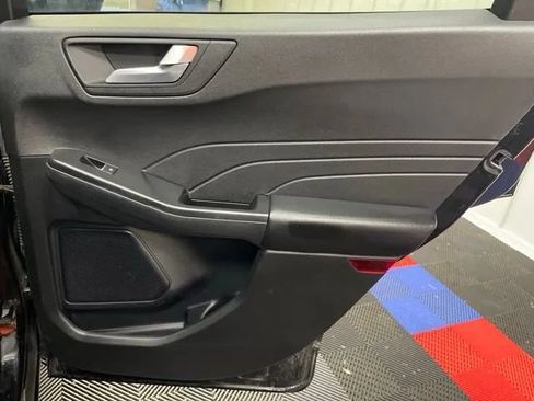 Used 2025 Ford Escape Platinum AWD/4WD image 18