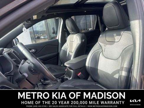 Used 2021 Jeep Cherokee Latitude Lux 80th Anniv w/ Quick Order Package 26U 80TH image 15