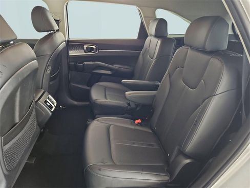 Used 2023 Kia Sorento EX image 23