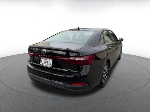 Used 2025 Volkswagen Jetta SE image 14