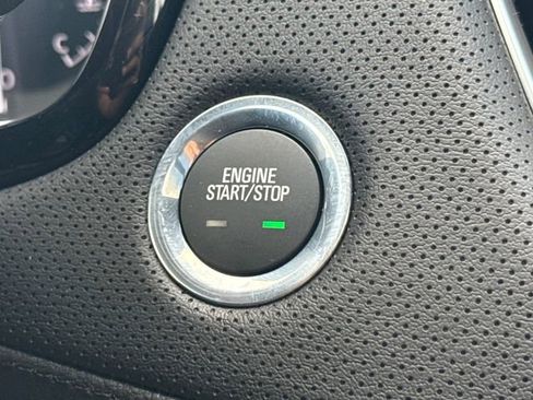 Certified 2025 Cadillac XT6 Luxury image 17