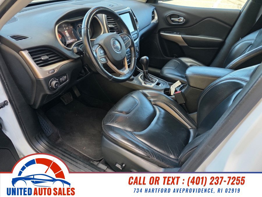 Used 2017 Jeep Cherokee Limited AWD/4WD image 9