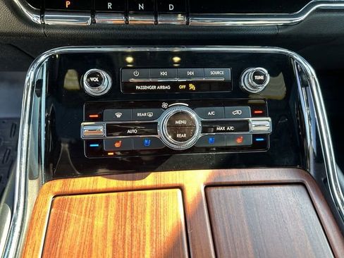 Used 2020 Lincoln Navigator L Reserve w/ Luxury Package image 21