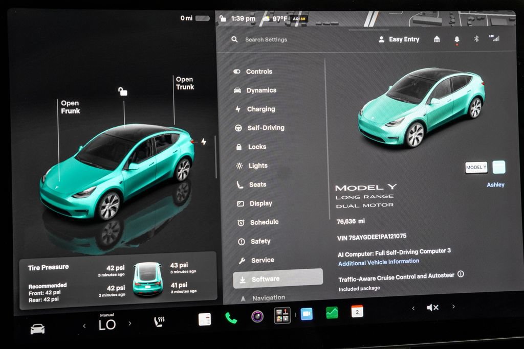 Used 2023 Tesla Model Y Long Range AWD/4WD image 23
