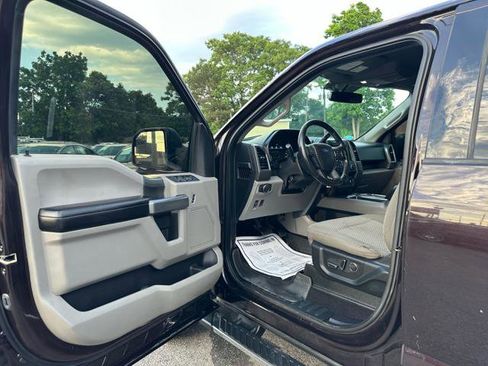 Used 2018 Ford F150 XLT w/ Equipment Group 302A Luxury AWD/4WD image 11