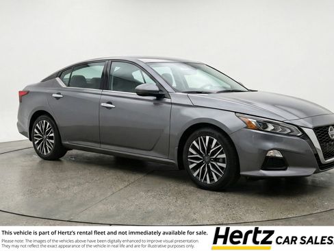Used 2025 Nissan Altima 2.5 SV image 1