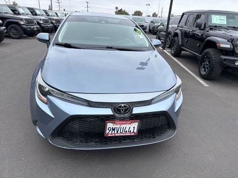 Used 2022 Toyota Corolla LE FWD image 4