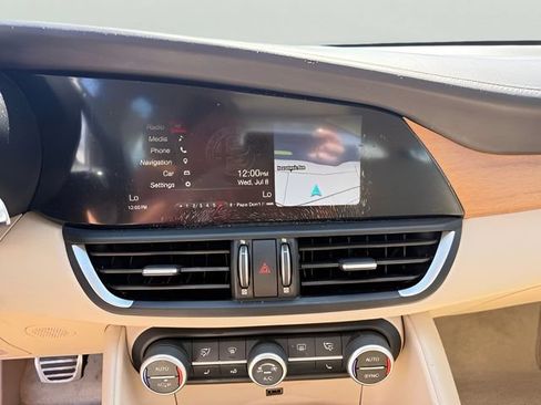 Used 2018 Alfa Romeo Giulia Ti w/ Quick Order Package 22X Lusso AWD/4WD image 14
