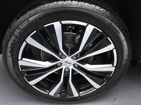 Used 2023 Volvo XC60 B5 Plus image 39