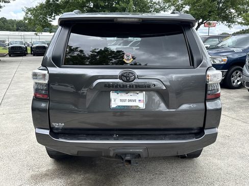 Used 2017 Toyota 4Runner SR5 Premium RWD image 6