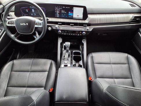 Used 2024 Kia Telluride EX w/ EX Captain's Chair Package image 18