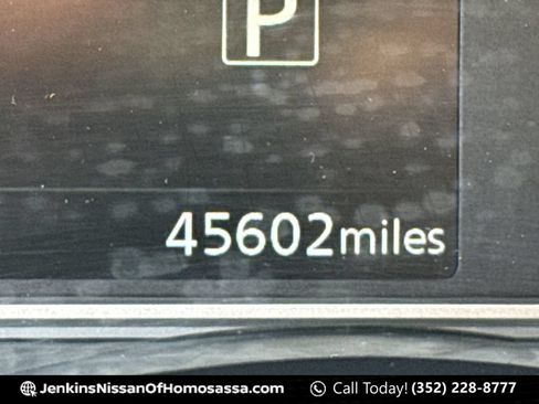 Certified 2024 Nissan Versa SR FWD image 44