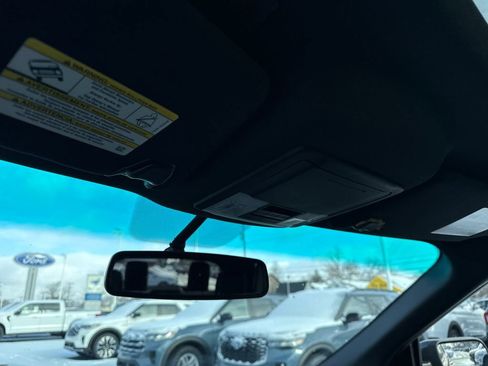 Used 2017 Ford Explorer XLT w/ XLT Technology Feature Bundle image 42