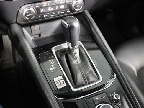 Used 2017 MAZDA CX-5 Touring w/ Preferred Equipment Package FWD image 16