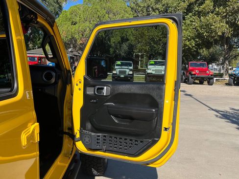 Used 2018 Jeep Wrangler Unlimited Rubicon image 51