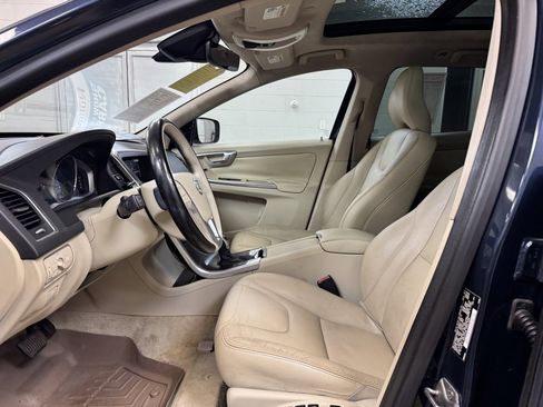 Used 2015 Volvo XC60 T5 Premier image 12