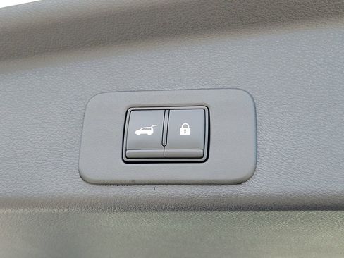 Certified 2025 Nissan Murano SV image 17