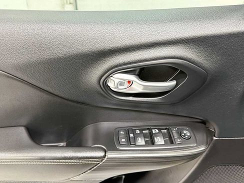 Used 2015 Jeep Cherokee Limited AWD/4WD image 15