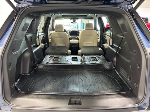 Used 2023 Chevrolet Traverse LT w/ LT Premium Package AWD/4WD image 56