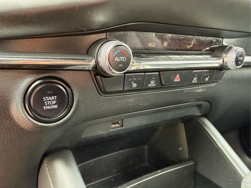 Used 2019 MAZDA MAZDA3 AWD Hatchback w/ Preferred Pkg image 22