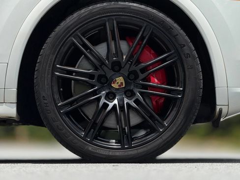 Used 2016 Porsche Cayenne GTS AWD/4WD image 19