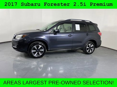 Used 2017 Subaru Forester 2.5i Premium w/ All-Weather Package image 3