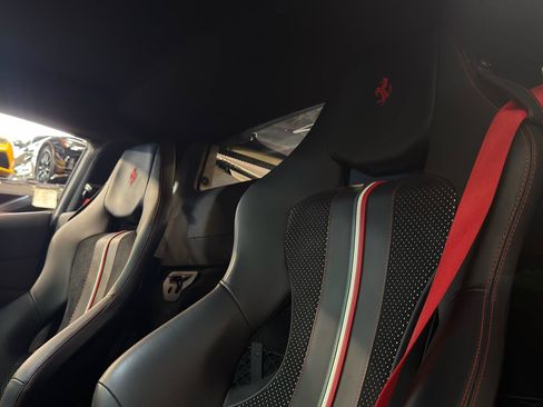 Used 2020 Ferrari F8 Tributo RWD image 28