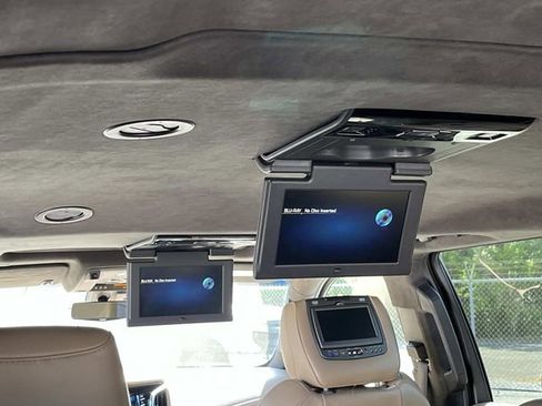 Used 2018 Cadillac Escalade ESV Platinum image 23