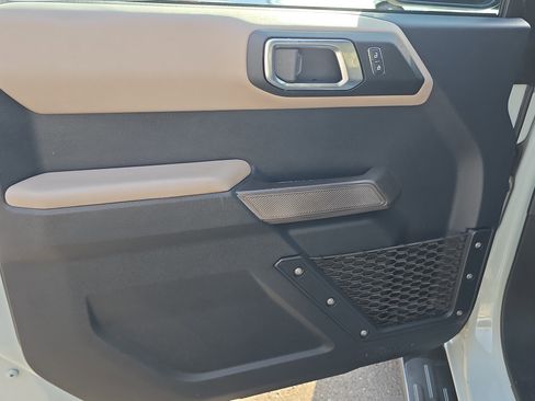 Used 2022 Ford Bronco Wildtrak image 19