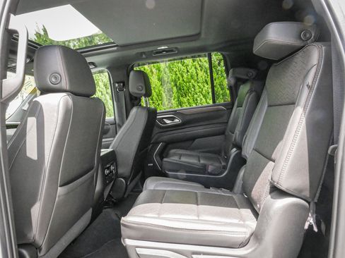 Used 2021 Chevrolet Suburban High Country AWD/4WD image 32